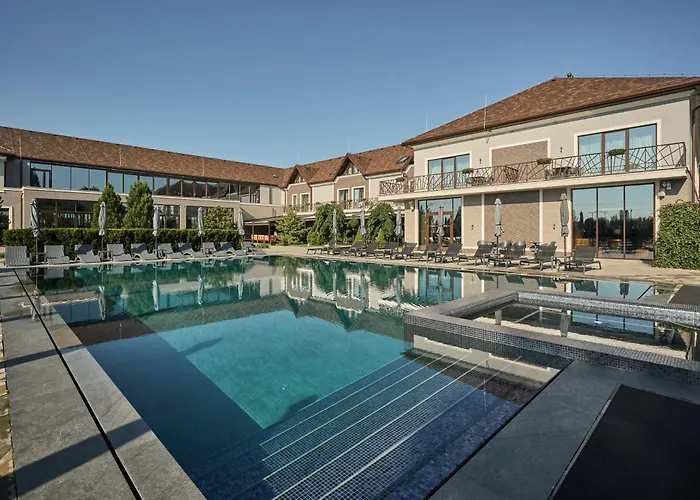 Underhill Resort&SpaГотель